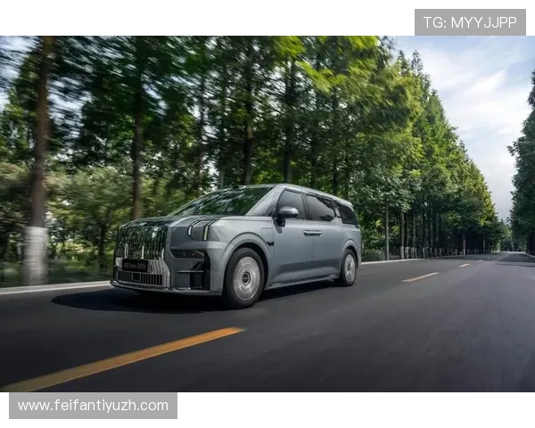 路虎娱乐：打造专属豪华车内娱乐空间提升驾驶乐趣的最佳选择